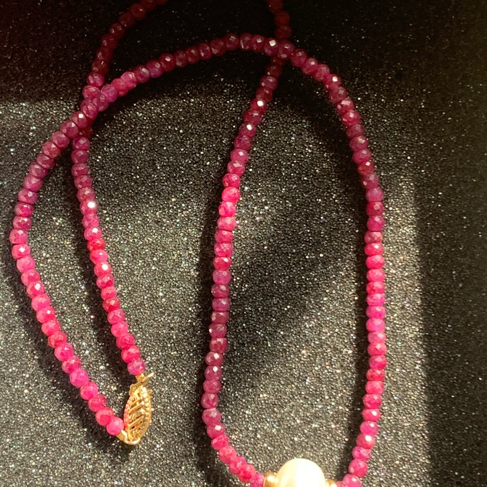 Ruby and pearl necklace with 14k clasp - Picture 4 of 6